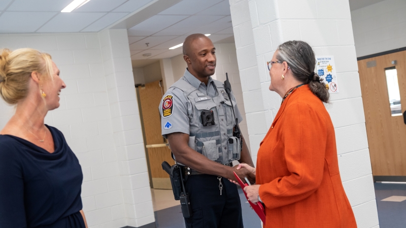 Dr. Reid greets an SRO