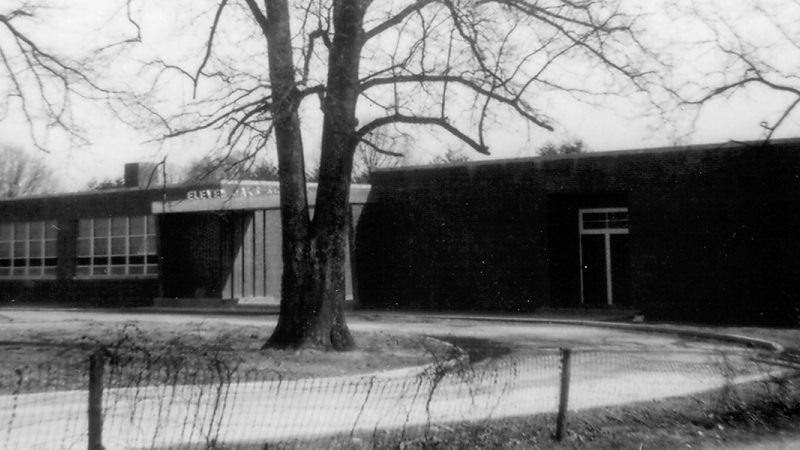 Photograph of the front exterior of Eleven Oaks Elementary School.