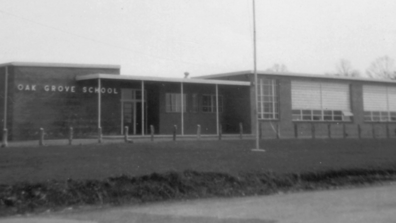 Photograph of the front exterior of Oak Grove Elementary School.