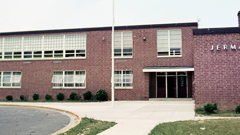 Photograph of the front exterior of Jermantown Elementary School.