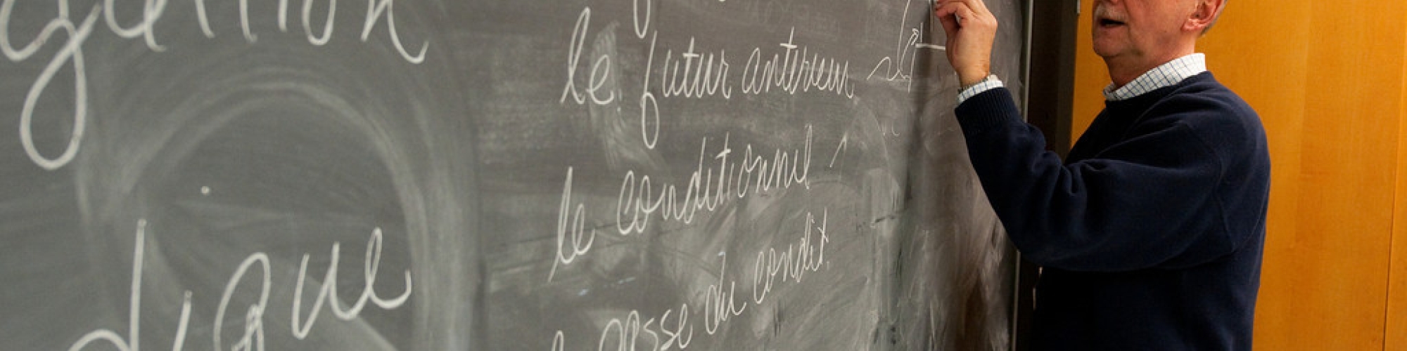 french writing on chalkboard